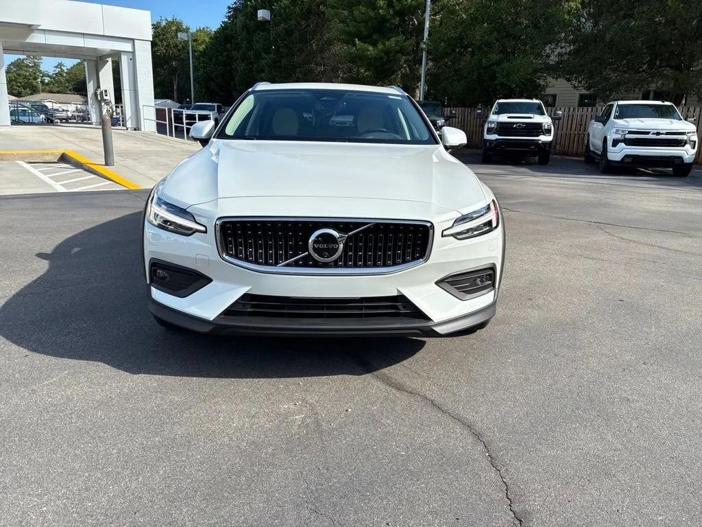 volvo v60 cross country 2026 YV4L12WKXT2170029 image volvo v60 cross country 2026 YV4L12WKXT2170029 image